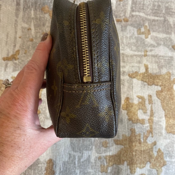 Louis VuittonTrousse 23 - Picture 2 of 7